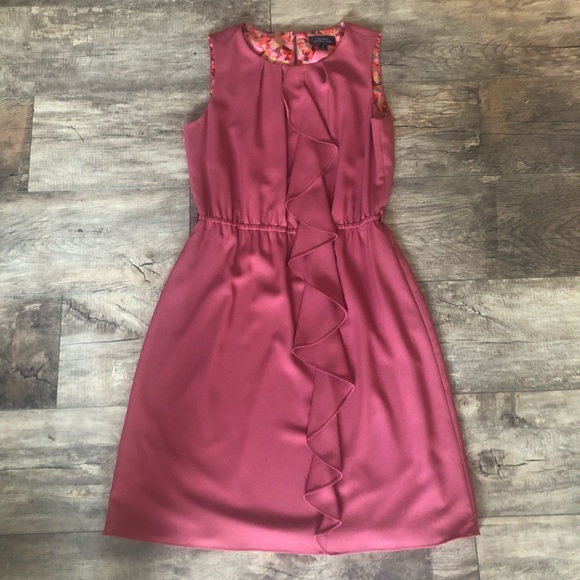 Tahari Dresses & Skirts - Tahari cocktail dress, size 4